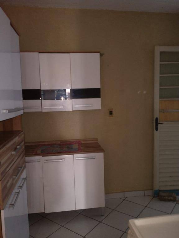 Casa à venda com 2 quartos, 73m² - Foto 5