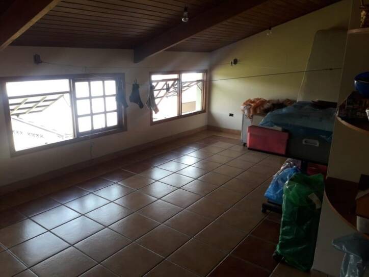 Casa à venda com 3 quartos, 200m² - Foto 8