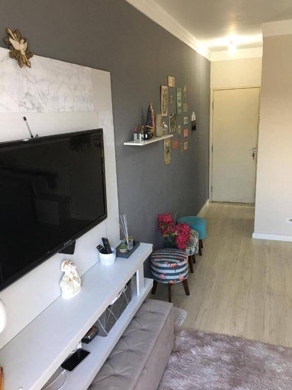 Apartamento à venda com 2 quartos, 64m² - Foto 2