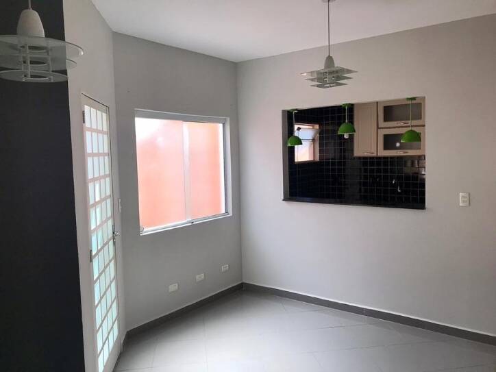 Casa à venda com 2 quartos, 93m² - Foto 4