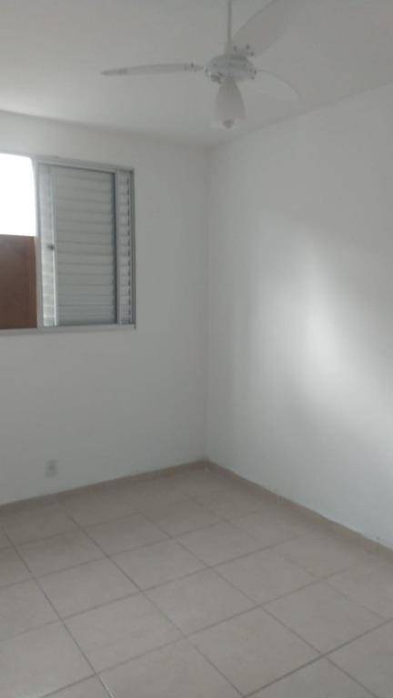 Apartamento para alugar com 2 quartos, 57m² - Foto 12