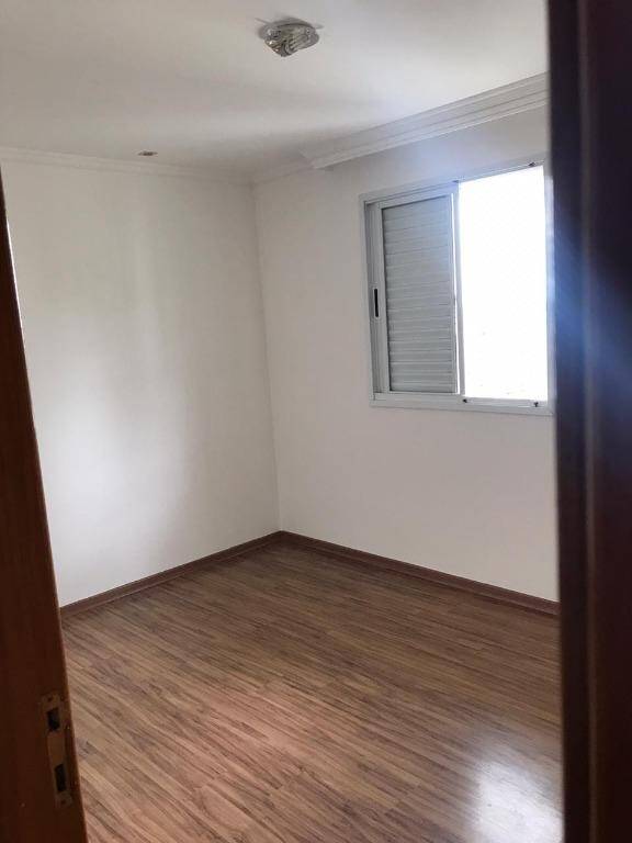 Apartamento à venda com 3 quartos, 76m² - Foto 8