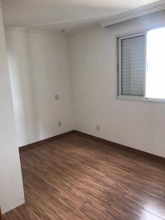 Apartamento à venda com 3 quartos, 76m² - Foto 9