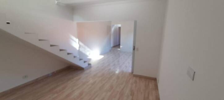 Sobrado à venda com 3 quartos, 200m² - Foto 4