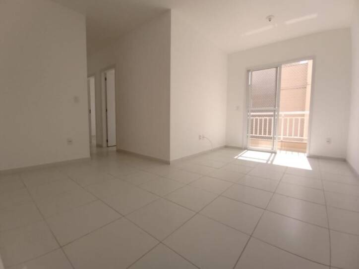 Apartamento à venda com 3 quartos, 73m² - Foto 2