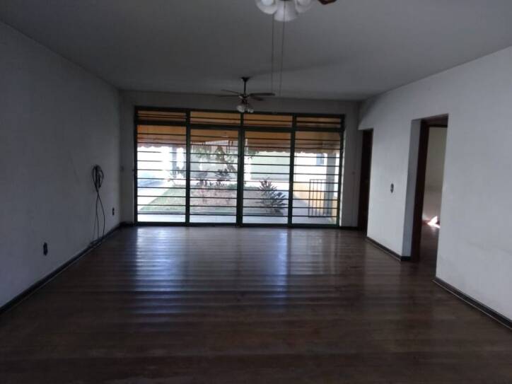 Casa, 3 quartos, 247 m² - Foto 1