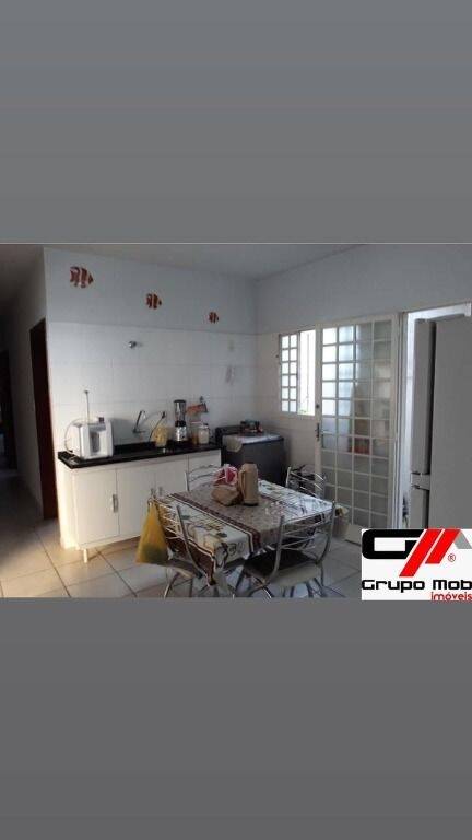 Casa à venda com 2 quartos, 170m² - Foto 11