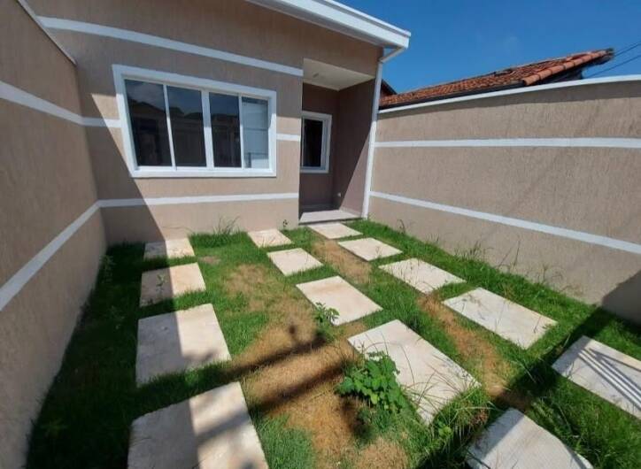 Casa à venda com 3 quartos, 82m² - Foto 1