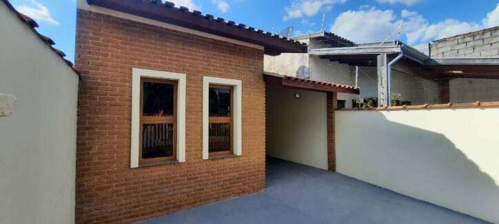 Casa à venda com 2 quartos, 128m² - Foto 1