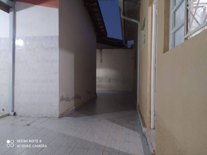 Casa à venda com 4 quartos, 200m² - Foto 11