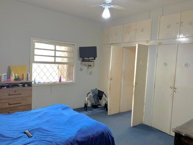 Casa para alugar com 6 quartos, 260m² - Foto 11