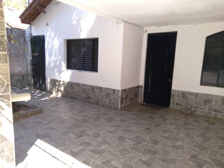 Casa à venda com 4 quartos, 160m² - Foto 1