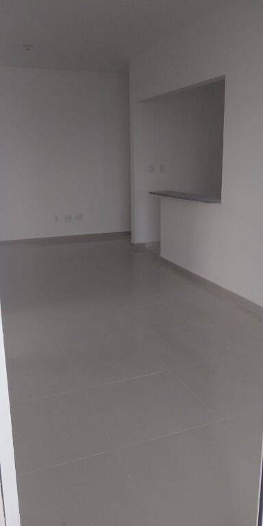 Apartamento à venda com 2 quartos, 75m² - Foto 2