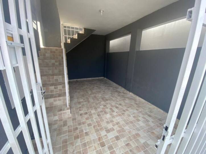 Sobrado à venda com 2 quartos, 201m² - Foto 2