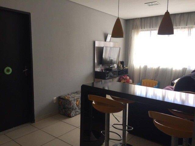 Apartamento à venda com 2 quartos, 68m² - Foto 1