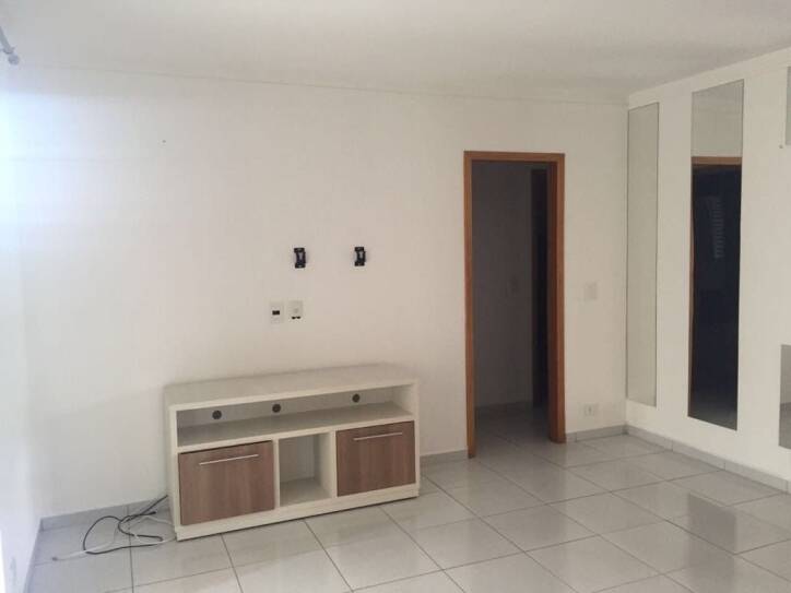 Apartamento à venda com 3 quartos, 83m² - Foto 2