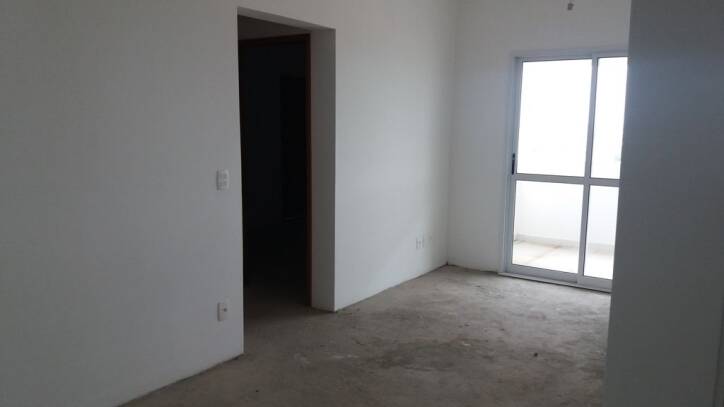 Apartamento à venda com 2 quartos, 70m² - Foto 2