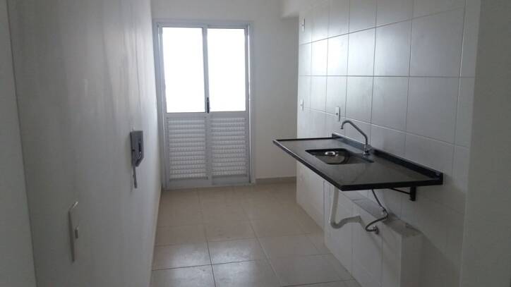 Apartamento à venda com 2 quartos, 70m² - Foto 3