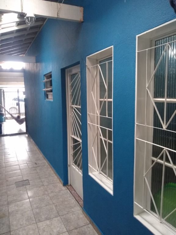 Casa à venda com 2 quartos, 60m² - Foto 3