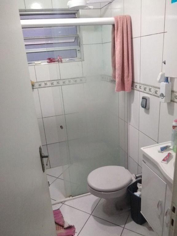 Casa à venda com 2 quartos, 60m² - Foto 12