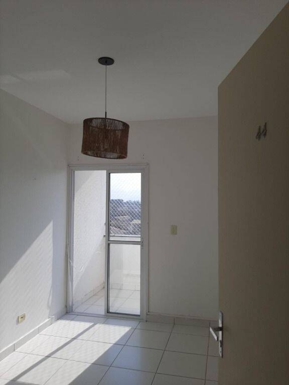 Apartamento à venda com 2 quartos, 48m² - Foto 2