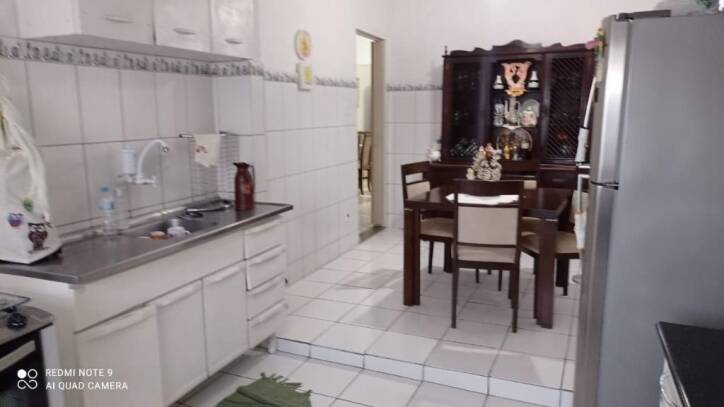 Casa à venda com 3 quartos, 260m² - Foto 11