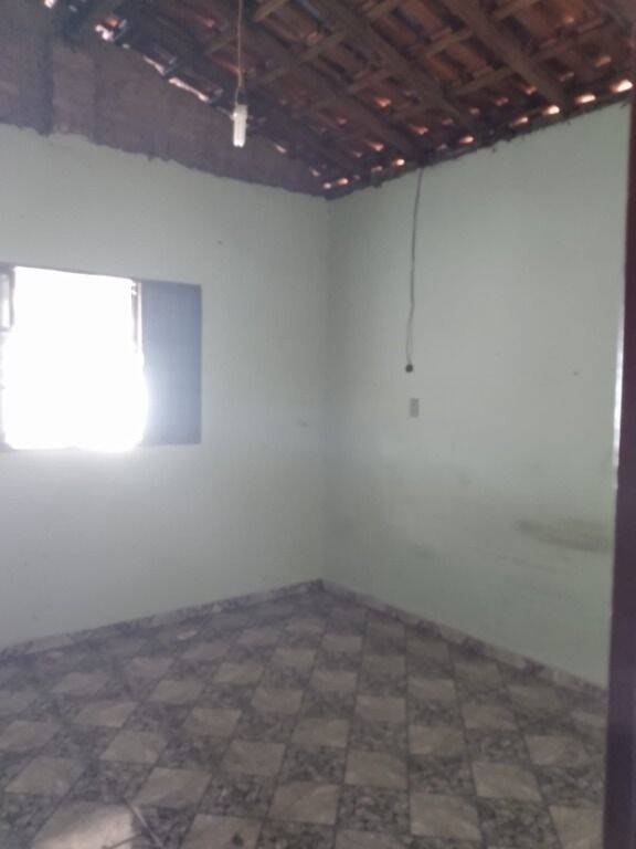 Casa à venda com 2 quartos, 250m² - Foto 1