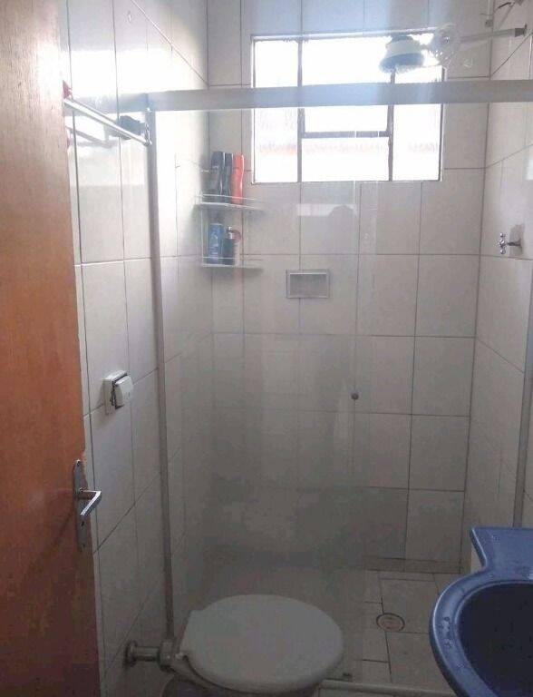 Casa à venda com 2 quartos, 70m² - Foto 9