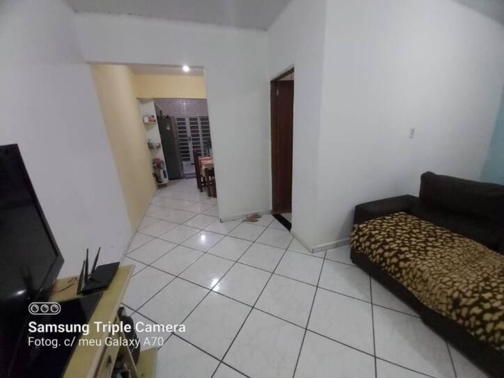 Casa à venda com 2 quartos, 70m² - Foto 5