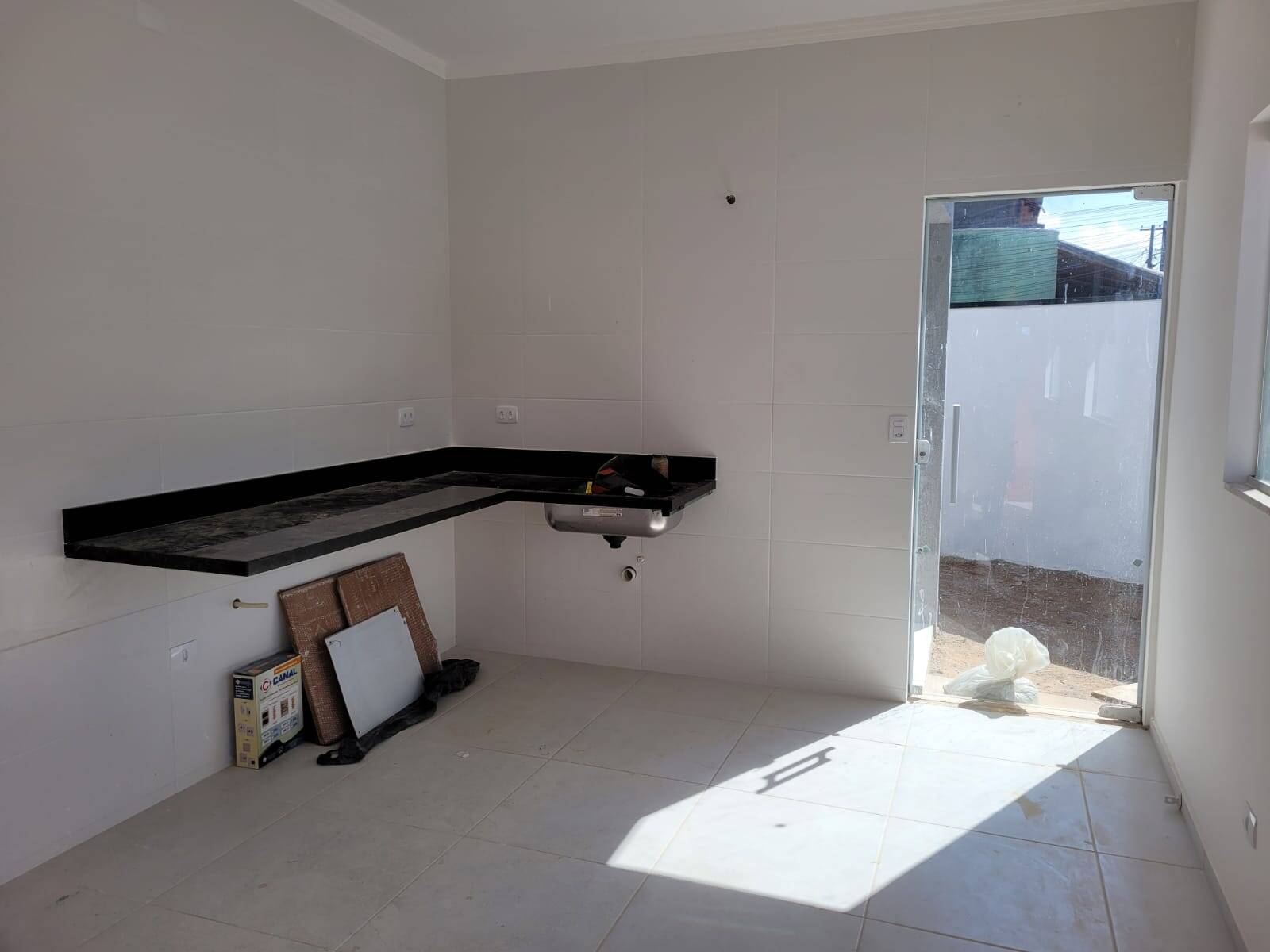 Casa à venda com 2 quartos, 70m² - Foto 12