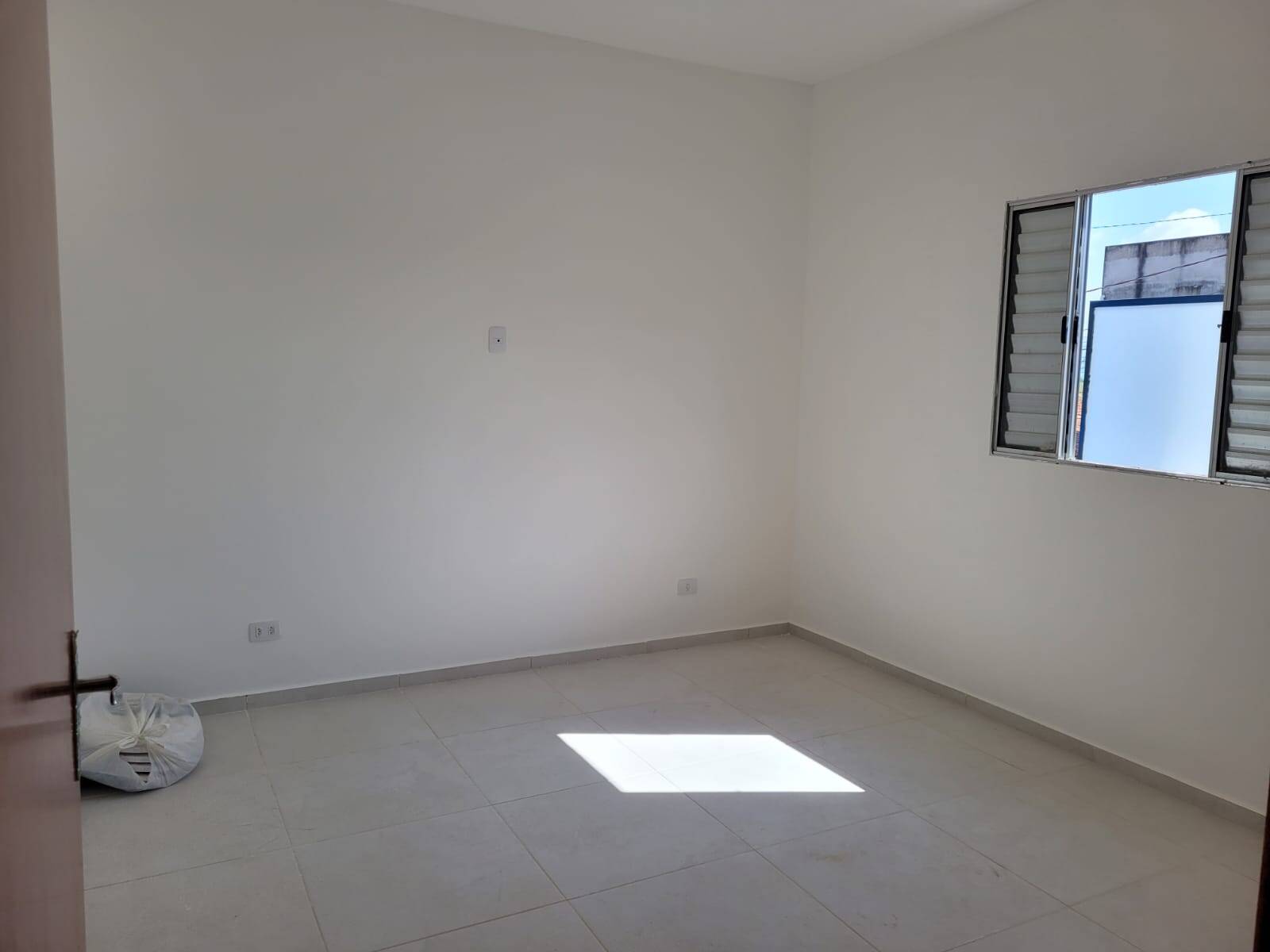 Casa à venda com 2 quartos, 70m² - Foto 13