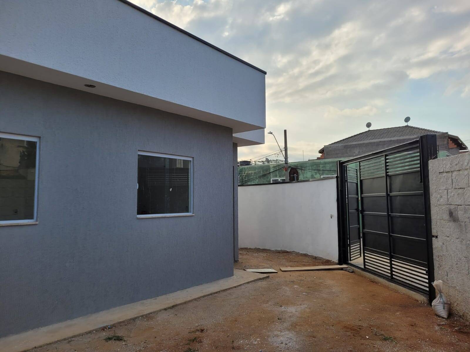 Casa à venda com 2 quartos, 70m² - Foto 5