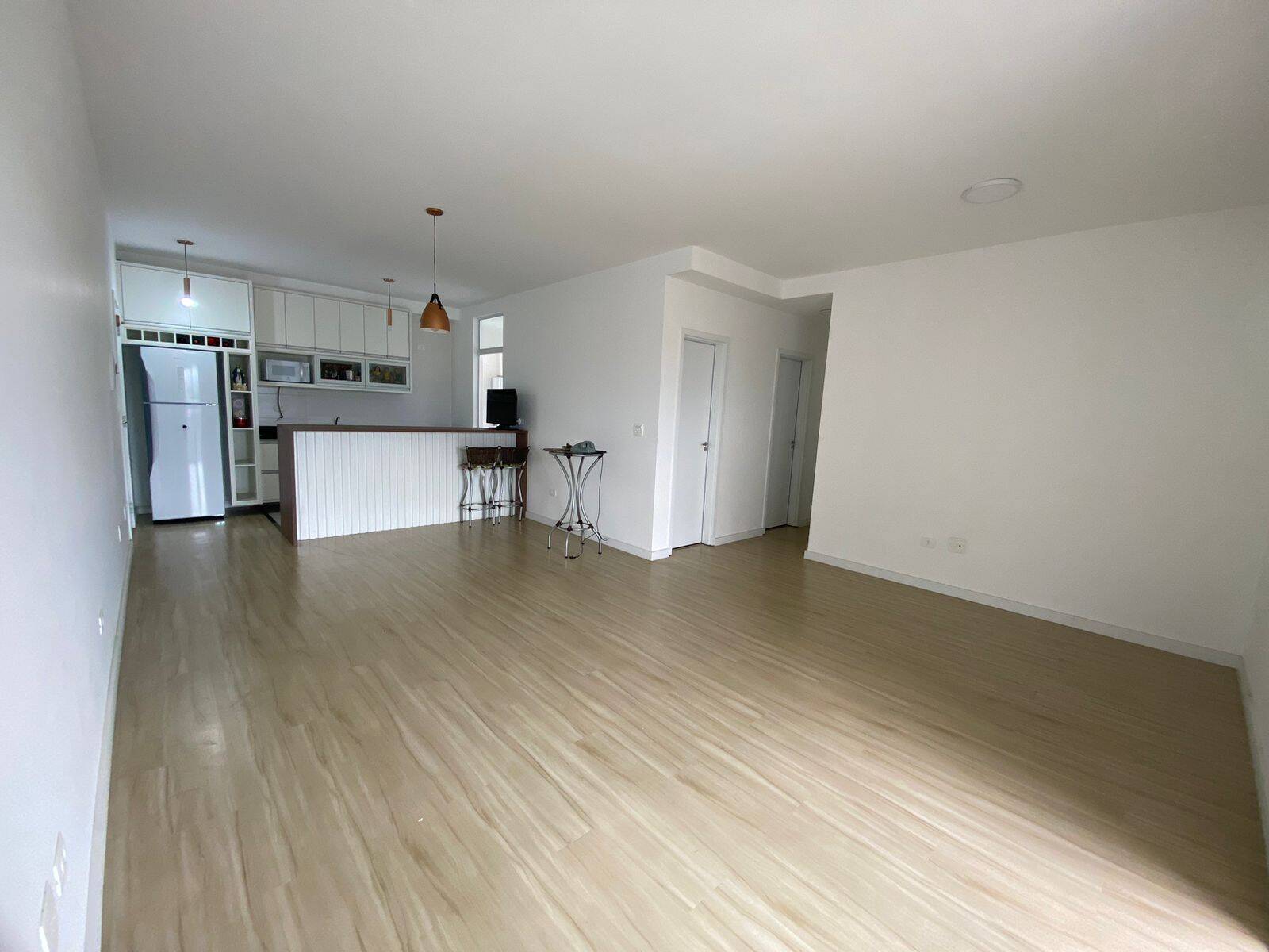 Apartamento à venda com 2 quartos, 82m² - Foto 2