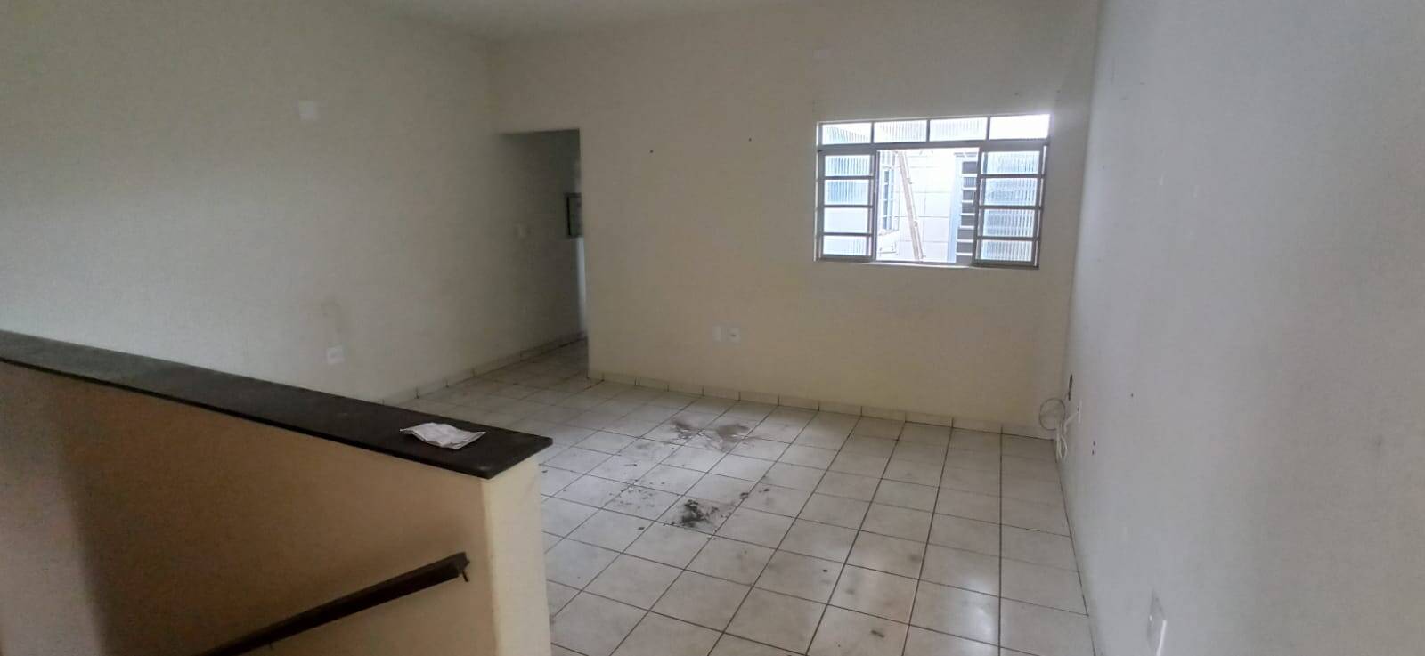 Casa à venda com 2 quartos, 250m² - Foto 3