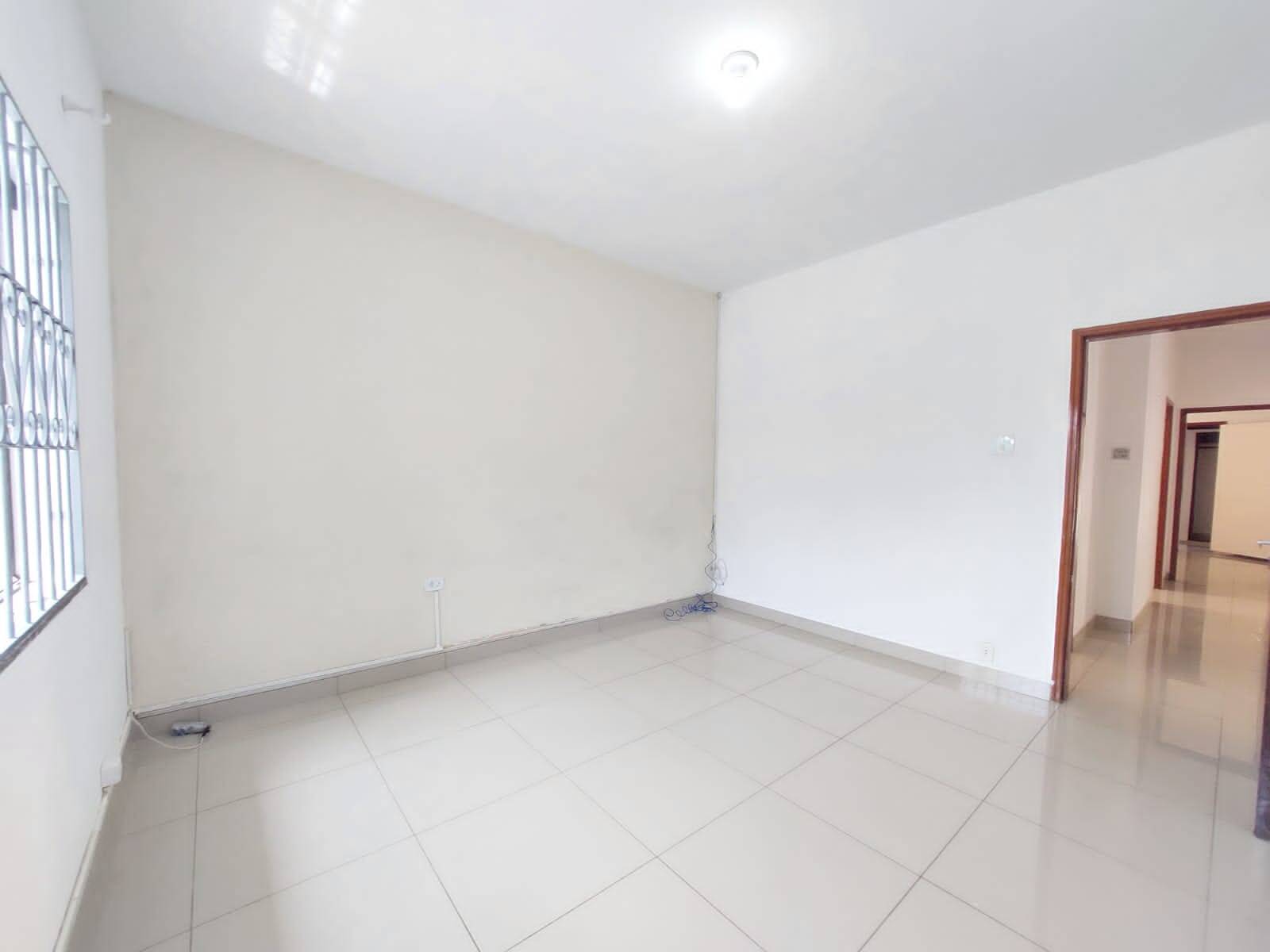 Casa à venda com 3 quartos, 200m² - Foto 2