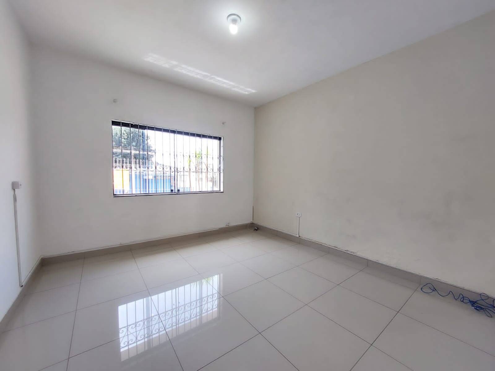 Casa à venda com 3 quartos, 200m² - Foto 1