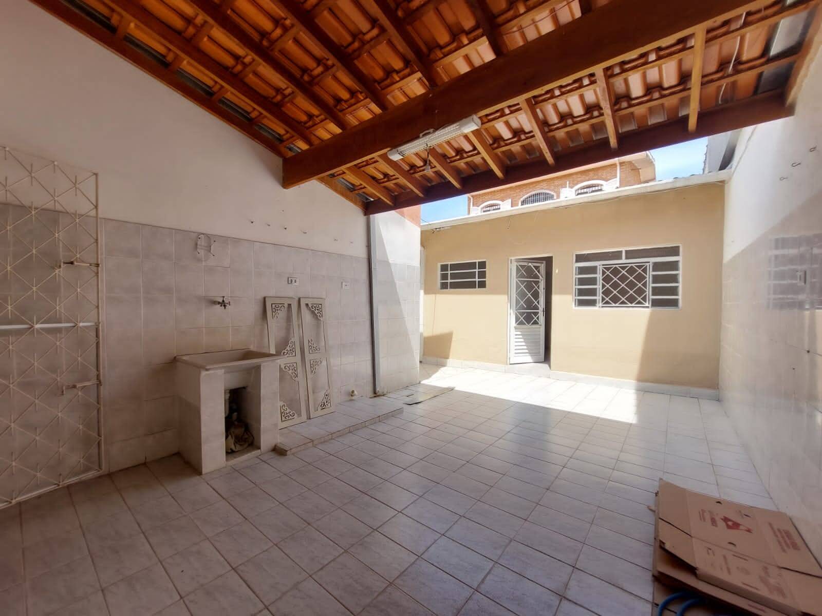 Casa à venda com 3 quartos, 200m² - Foto 9