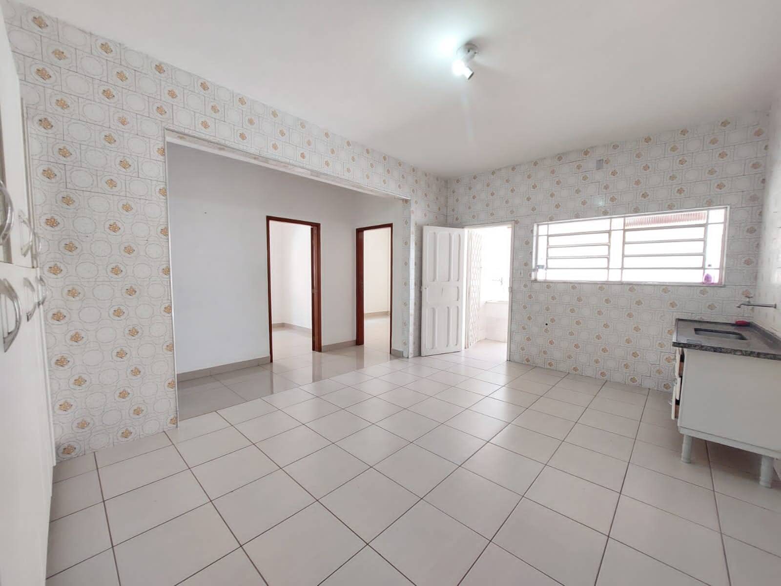 Casa à venda com 3 quartos, 200m² - Foto 3