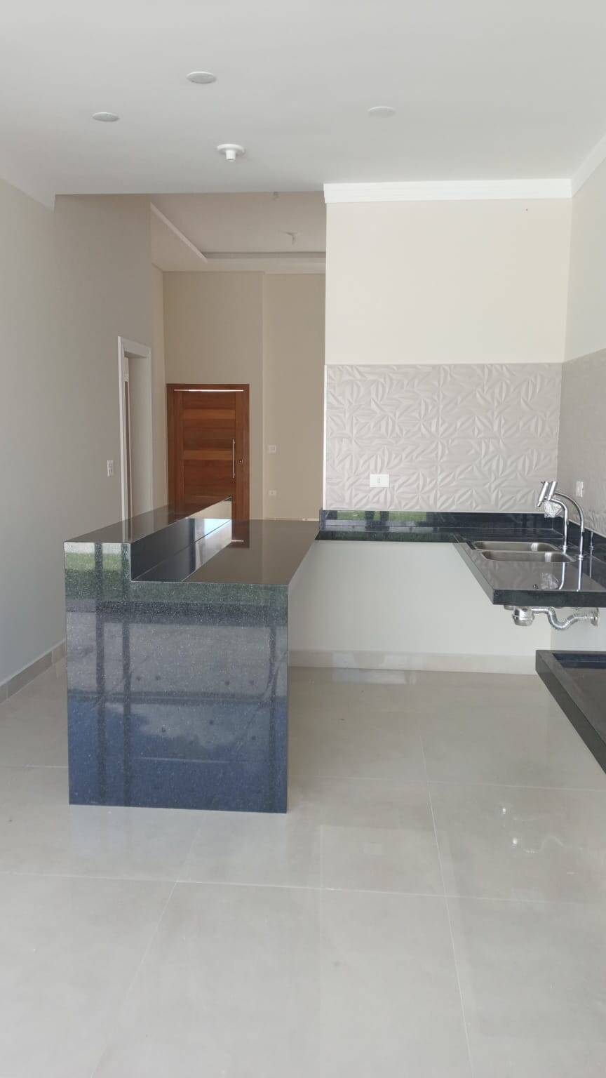 Casa à venda com 3 quartos, 250m² - Foto 4