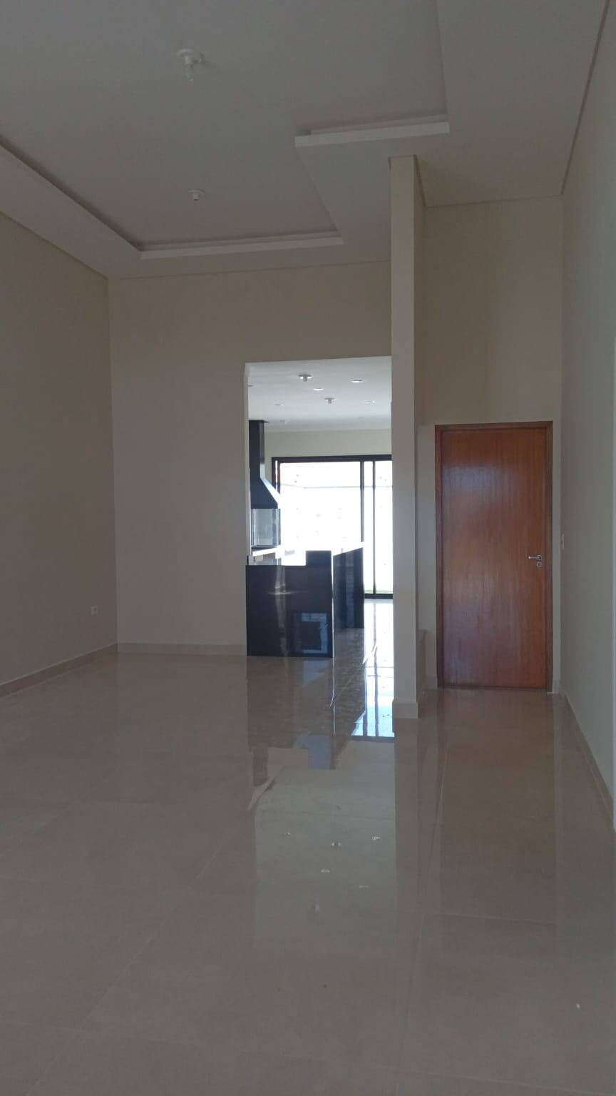 Casa à venda com 3 quartos, 250m² - Foto 3