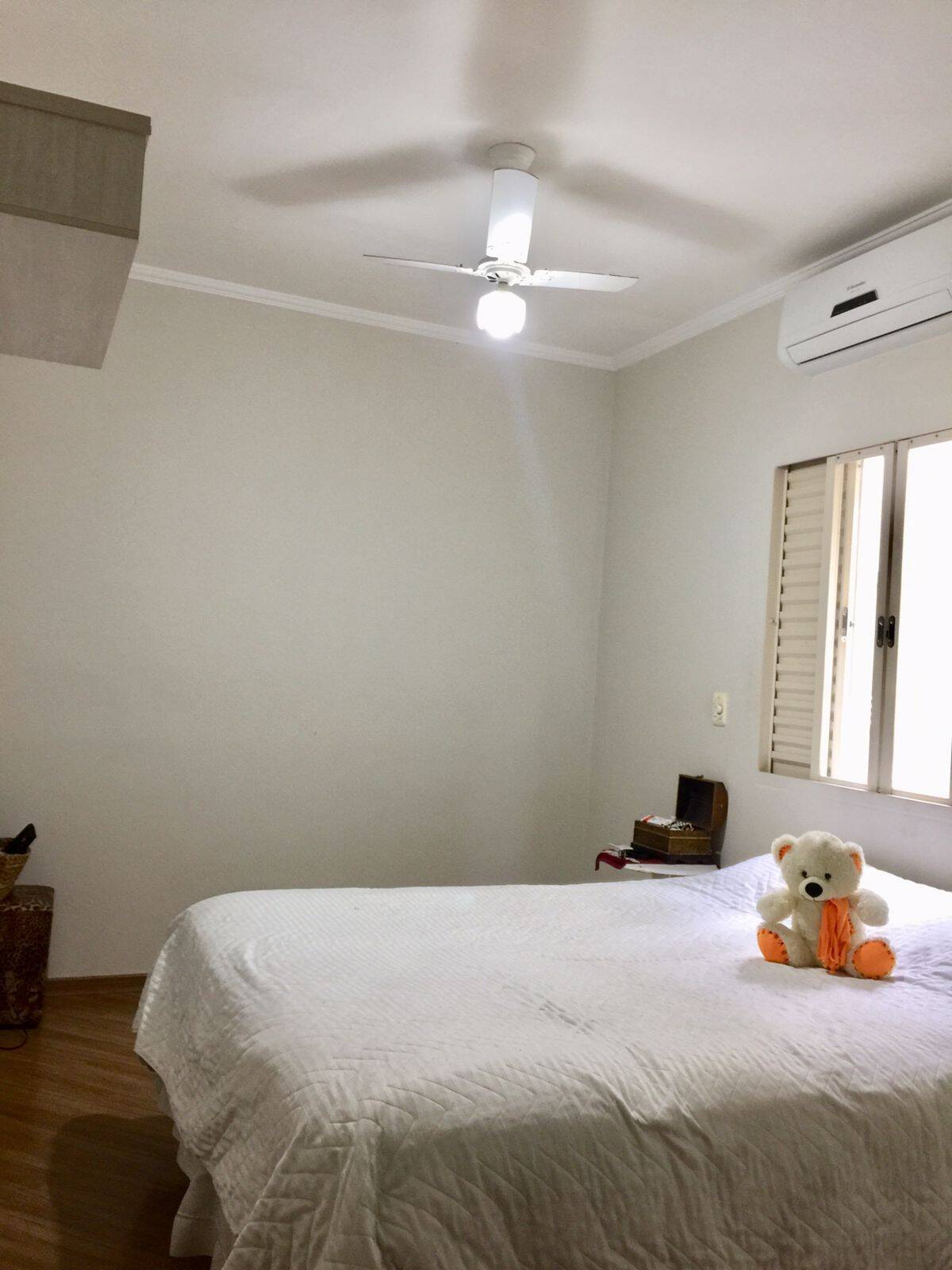 Casa para alugar com 3 quartos, 200m² - Foto 13