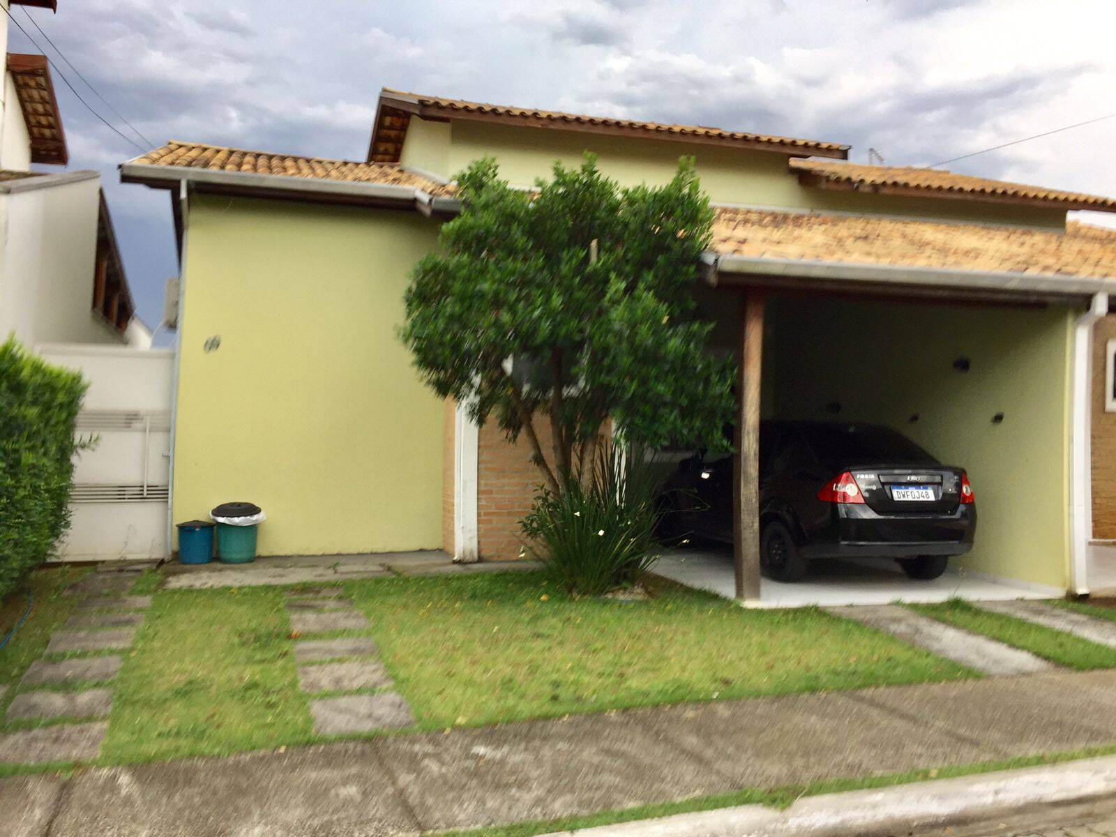 Casa para alugar com 3 quartos, 200m² - Foto 1