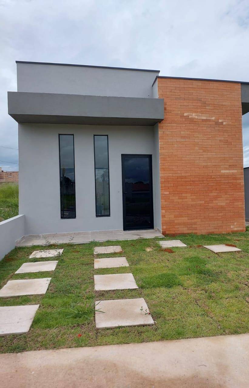 Casa à venda com 2 quartos, 150m² - Foto 1