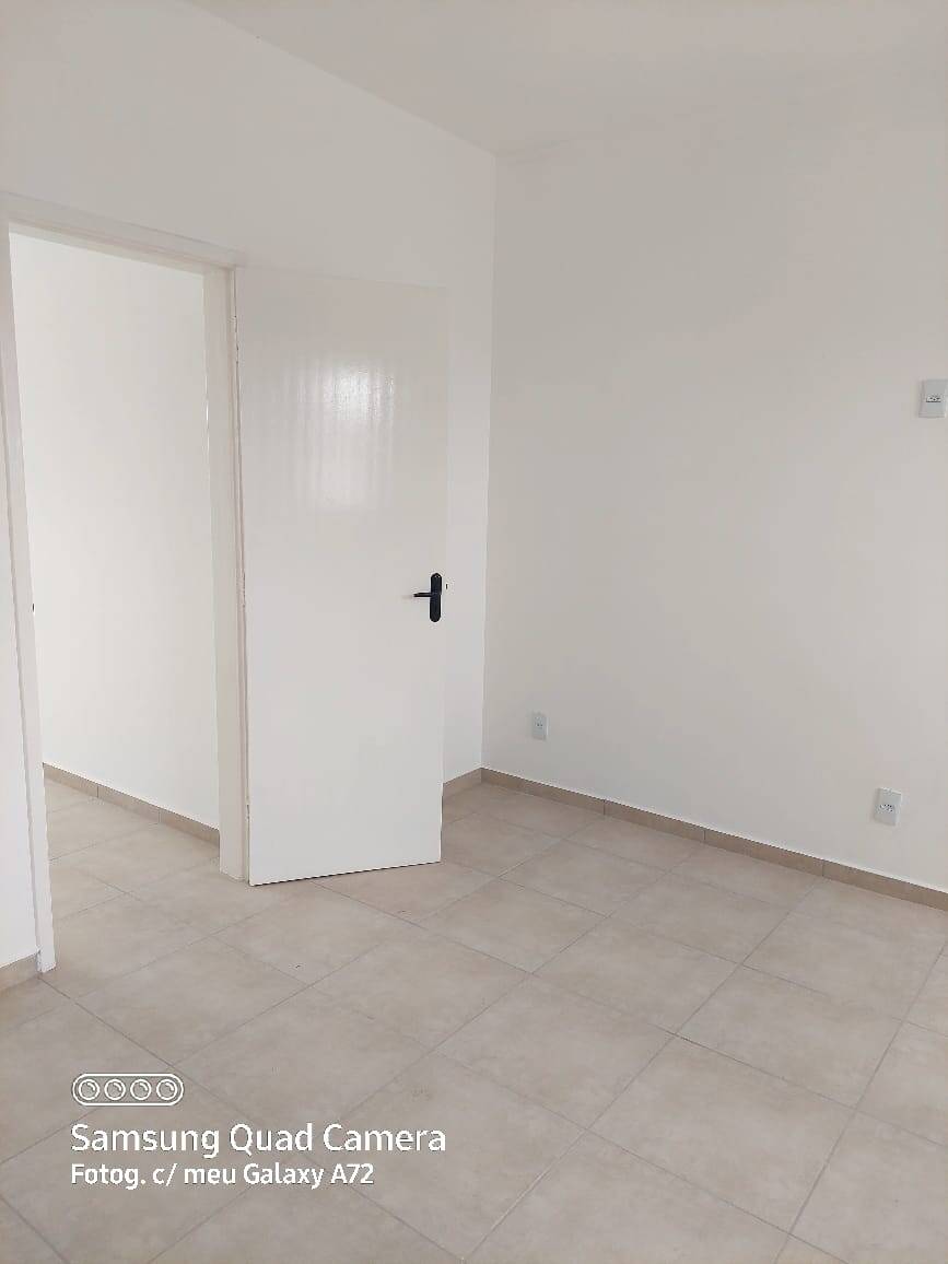 Apartamento à venda com 2 quartos, 42m² - Foto 2