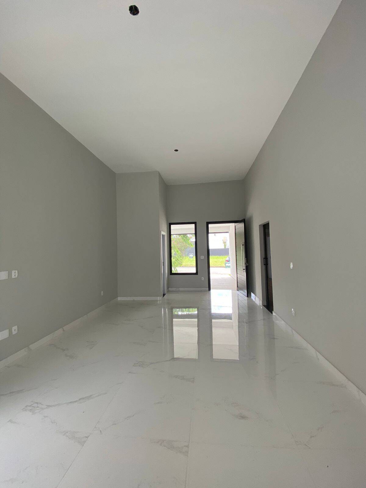 Casa à venda com 3 quartos, 300m² - Foto 2