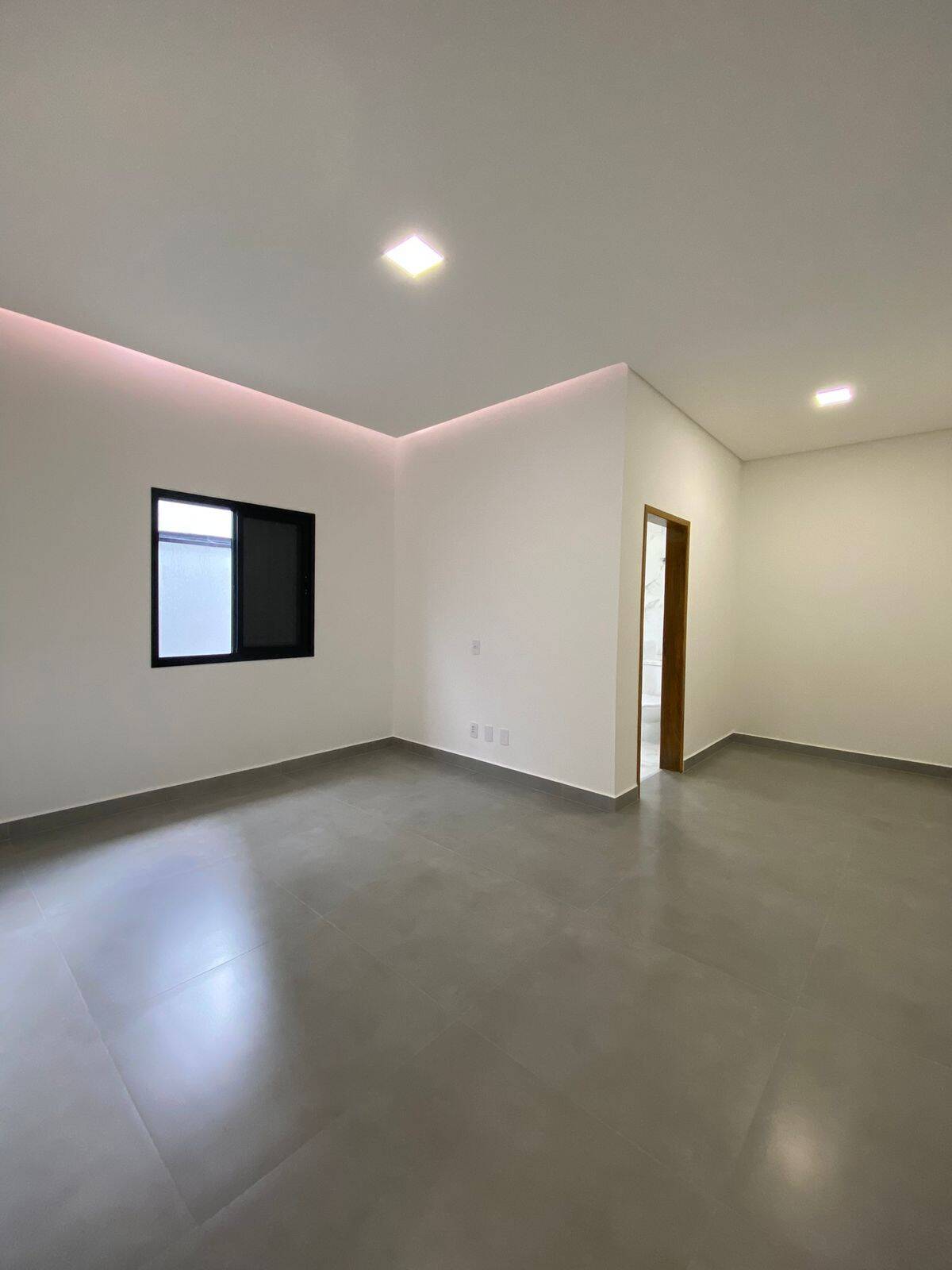 Casa à venda com 3 quartos, 250m² - Foto 7