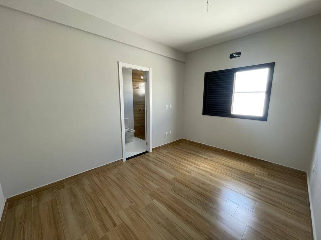 Casa à venda com 3 quartos, 360m² - Foto 10