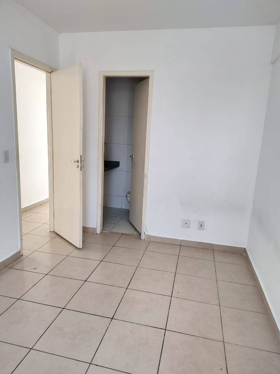 Apartamento à venda com 3 quartos, 72m² - Foto 2