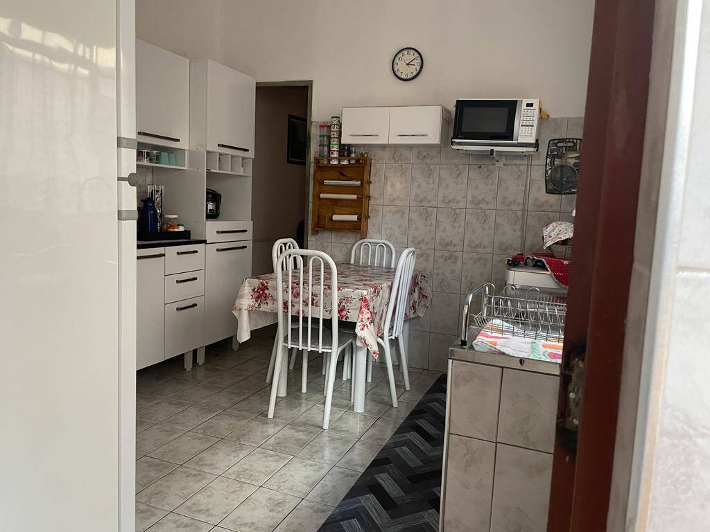 Casa à venda com 3 quartos, 200m² - Foto 4