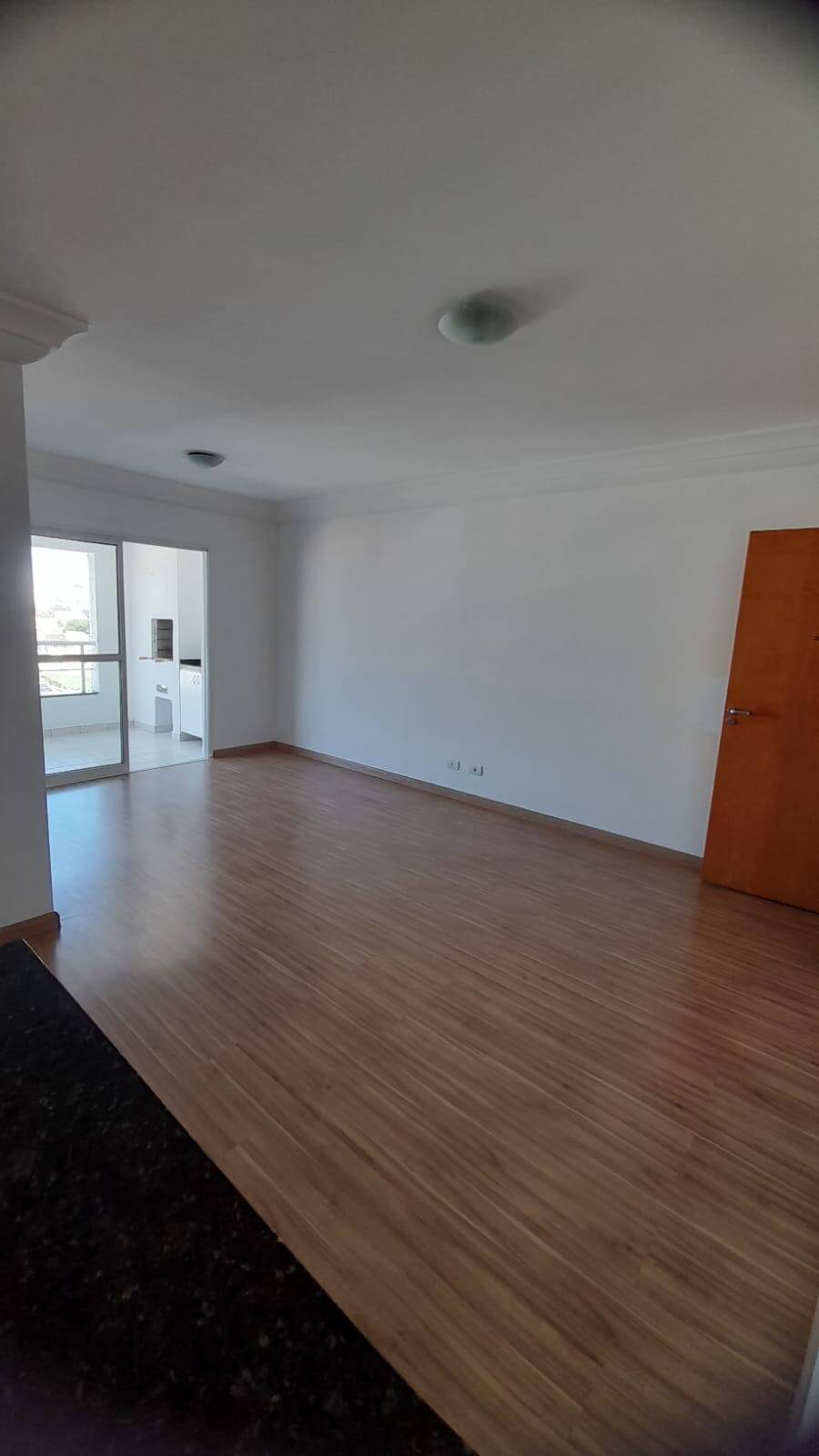 Apartamento à venda com 3 quartos, 85m² - Foto 1